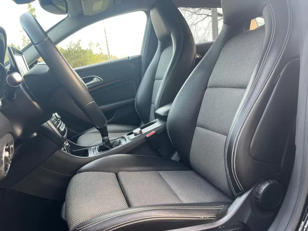 Mercedes-Benz CLA 180 2017 - 19950 EUR, 124000 km - AUTO.MOTO.pt - 124000km - foto 11 de 38