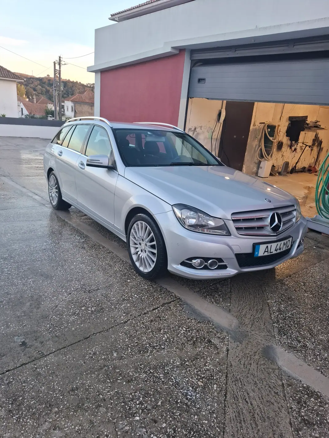 Mercedes-Benz C 220 2012 - 8000 EUR, 378000 km - AUTO.MOTO.pt - 378000km - foto 1 de 4