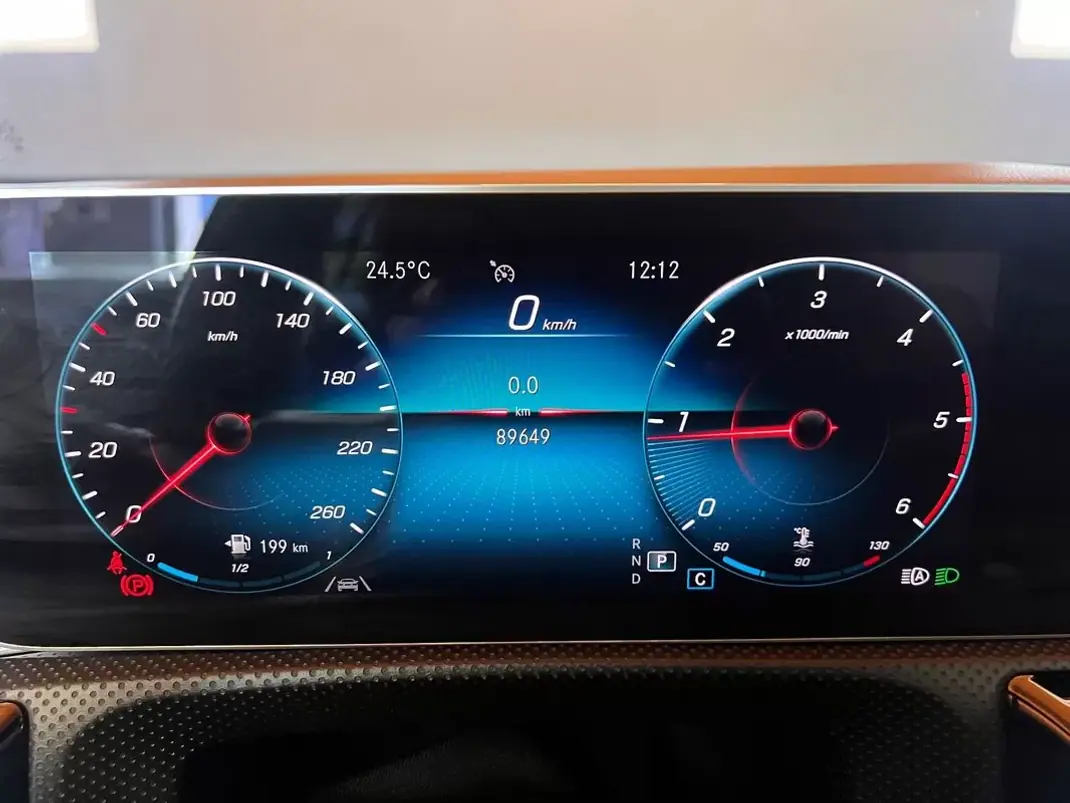 Mercedes-Benz CLA 180 2020 - 26900 EUR, 89649 km - 89649km - foto 9 de 23