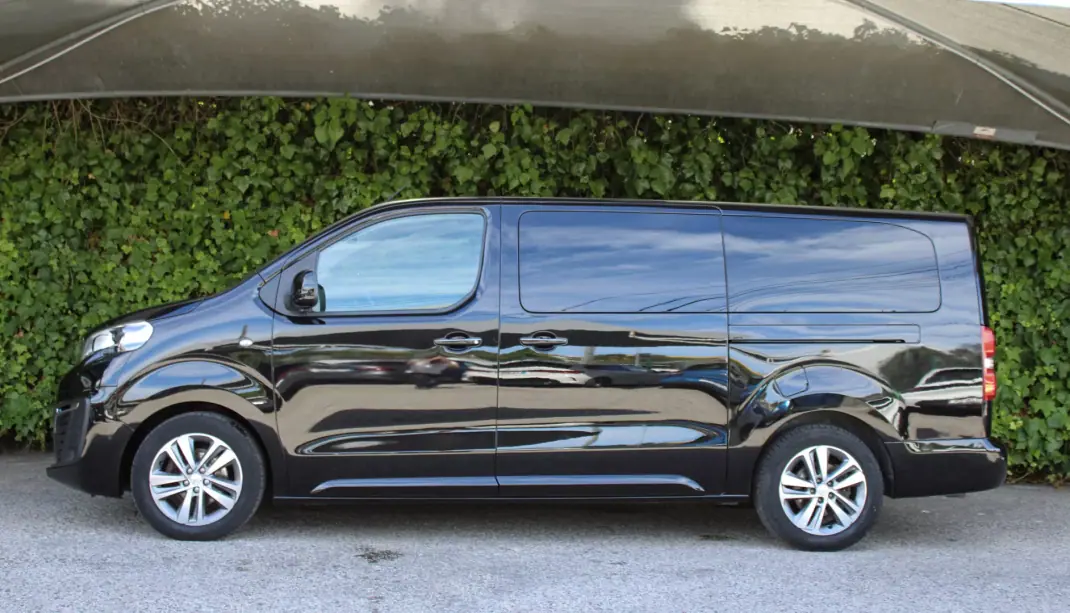 Peugeot Traveller 2019 - 32900 EUR, 115000 km - 115000km - foto 7 de 24