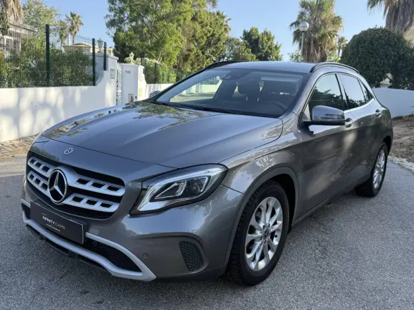 Mercedes-Benz GLA 180 2017 - 20999 EUR, 80000 km - AUTO.MOTO.pt - 80000km - foto 7 de 22