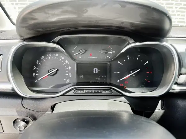 Citroën C3 2018 - 10900 EUR, 123000 km - AUTO.MOTO.pt - 123000km - foto 9 de 13