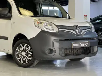 Renault 2018 - 6490 EUR, 385000 km - AUTO.MOTO.pt - 385000km - foto 19 de 33