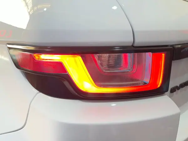 Land Rover Range Rover Evoque 2016 - 16999 EUR, 105000 km - AUTO.MOTO.pt - 105000km - foto 27 de 49