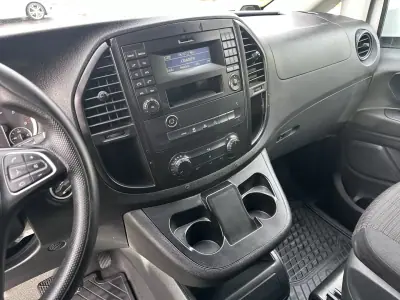 Mercedes-Benz Vito Tourer 2020 - 29900 EUR, 225000 km - AUTO.MOTO.pt - 225000km - foto 27 de 33