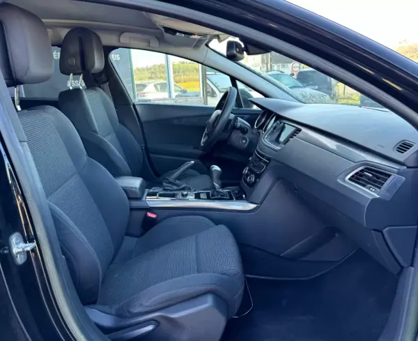 Peugeot 508 SW 2011 - 6450 EUR, 245270 km - AUTO.MOTO.pt - 245270km - foto 14 de 17