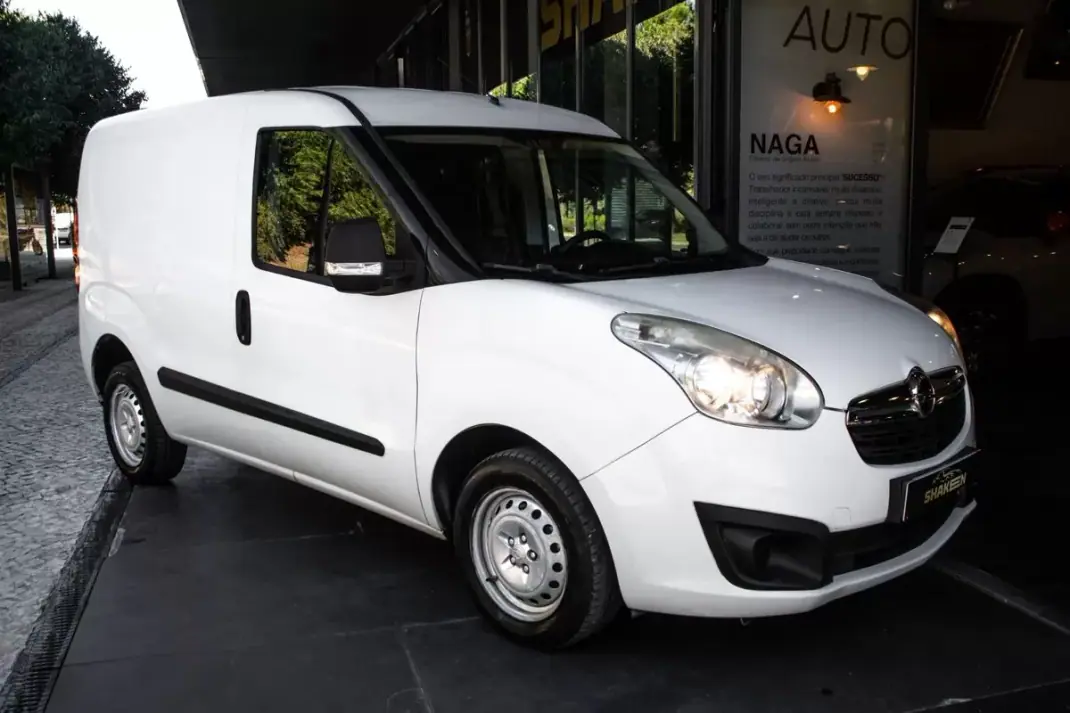 Opel COMBO 2012 - 6800 EUR, 158642 km - 158642km - foto 6 de 23