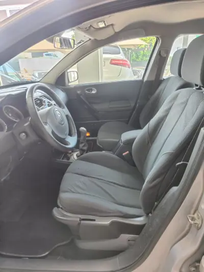 Renault Mégane 2005 - 2950 EUR, 278000 km - AUTO.MOTO.pt - 278000km - foto 13 de 32
