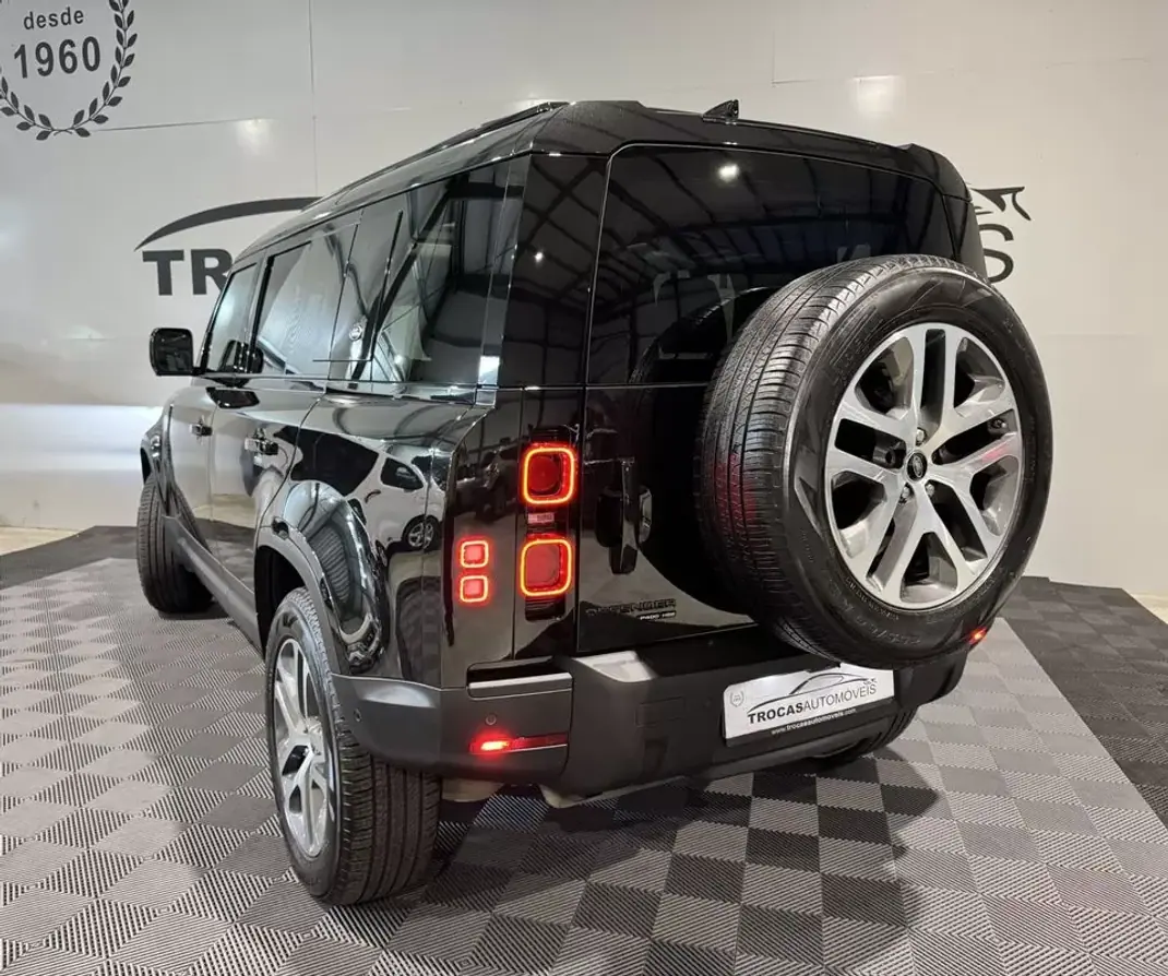 Land Rover Defender 2020 - 89900 EUR, 121000 km - 121000km - foto 54 de 60