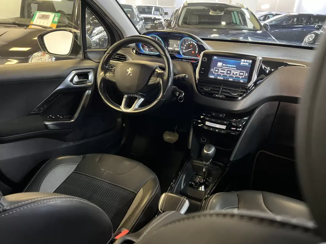 Peugeot 2008 2018 - 11990 EUR, 110000 km - 110000km - foto 10 de 36