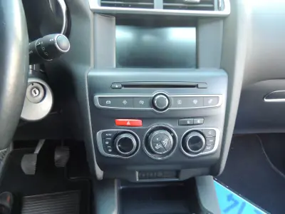 Mercedes-Benz E 220 2006 - 9950 EUR, 281100 km - AUTO.MOTO.pt - 281100km - foto 6 de 16