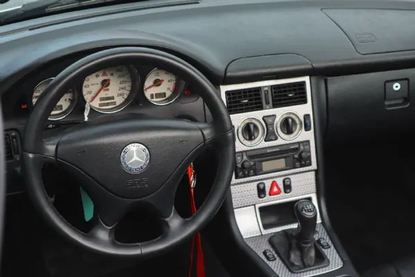 Mercedes-Benz SLK 200 2001 - 15980 EUR, 103000 km - AUTO.MOTO.pt - 103000km - foto 13 de 21