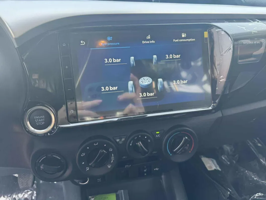 Toyota Hilux 2025 - 64900 EUR, 34 km - AUTO.MOTO.pt - 34km - foto 12 de 29