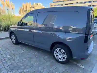 VW CADDY 2.0 TDI EXTRA AC 2024 - 30000 EUR, 47000 km - AUTO.MOTO.pt - 47000km - foto 2 de 17
