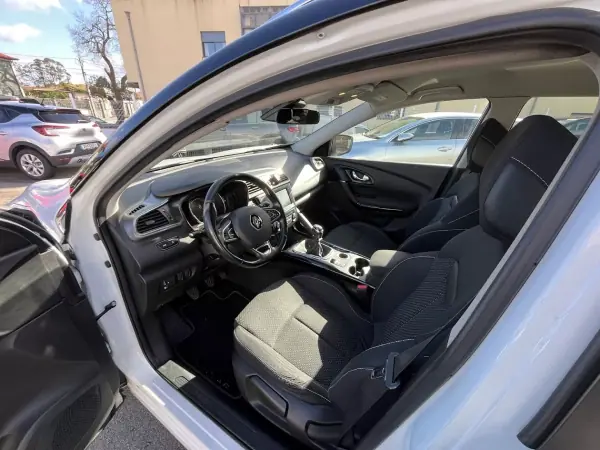 Renault Kadjar 2016 - 11950 EUR, 250000 km - AUTO.MOTO.pt - 250000km - foto 23 de 42