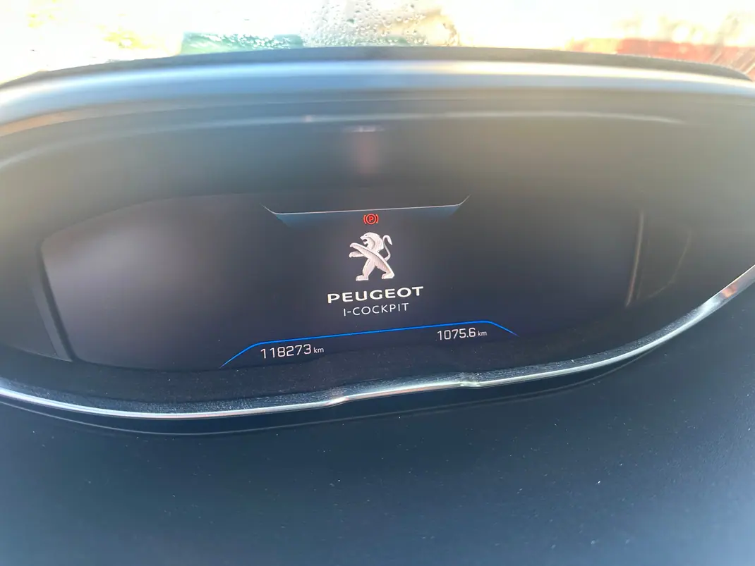 Peugeot 5008 2021 - 23500 EUR, 118300 km - 118300km - foto 4 de 7