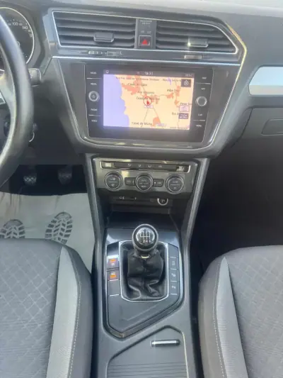 Volkswagen Tiguan 2017 - 17500 EUR, 205000 km - AUTO.MOTO.pt - 205000km - foto 8 de 19