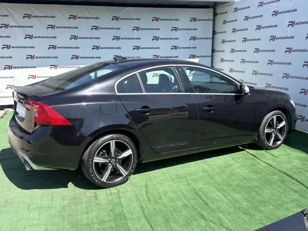 Volvo S60 2016 - 14990 EUR, 183000 km - AUTO.MOTO.pt - 183000km - foto 8 de 21
