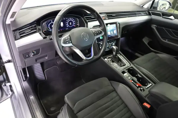 Volkswagen Passat Variant 2021 - 25990 EUR, 70682 km - AUTO.MOTO.pt - 70682km - foto 22 de 53