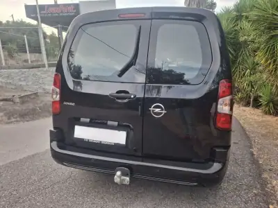 Opel Combo 2020 - 19250 EUR, 79784 km - AUTO.MOTO.pt - 79784km - foto 16 de 21