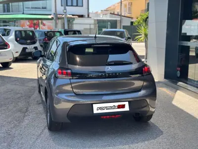 Peugeot 208 2021 - 10900 EUR, 99310 km - AUTO.MOTO.pt - 99310km - foto 6 de 19