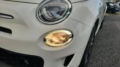 Fiat 500C 2021 - 11490 EUR, 104849 km - AUTO.MOTO.pt - 104849km - foto 28 de 45