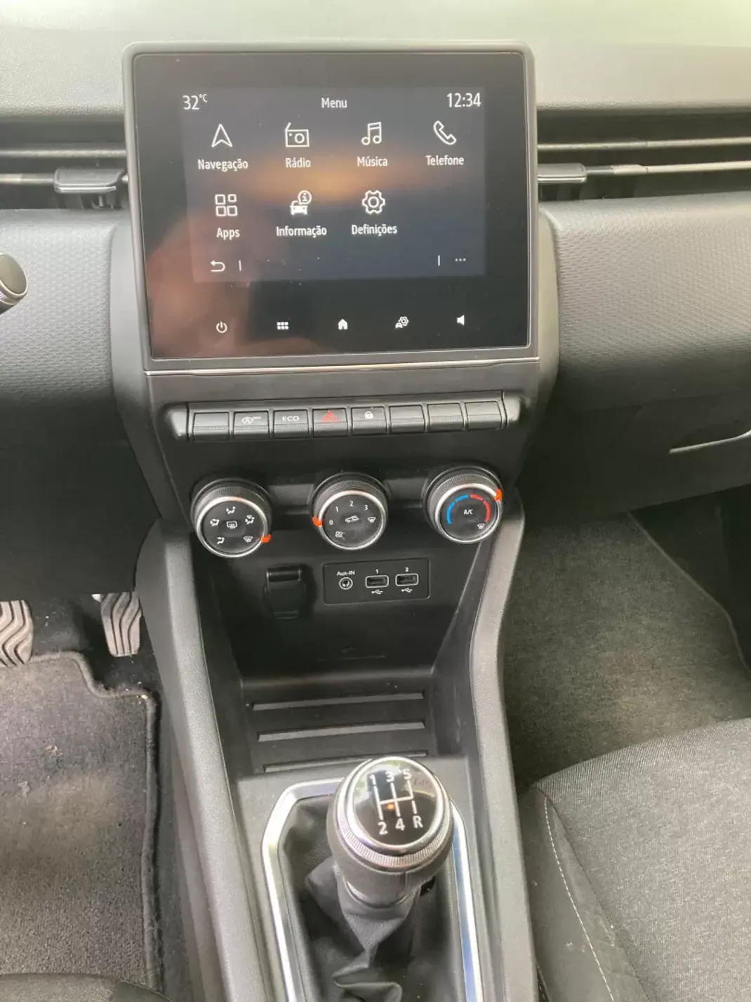 Renault Clio 2020 - 13890 EUR, 145621 km - AUTO.MOTO.pt - 145621km - foto 11 de 20