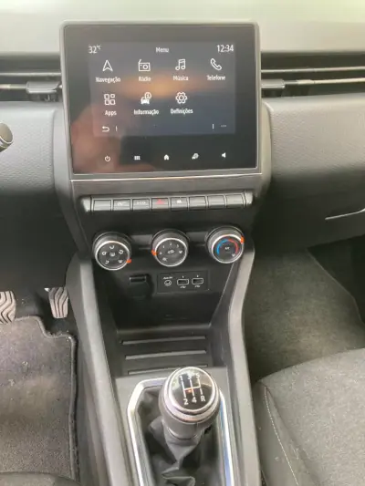 Renault Clio 2020 - 13890 EUR, 145621 km - AUTO.MOTO.pt - 145621km - foto 11 de 20