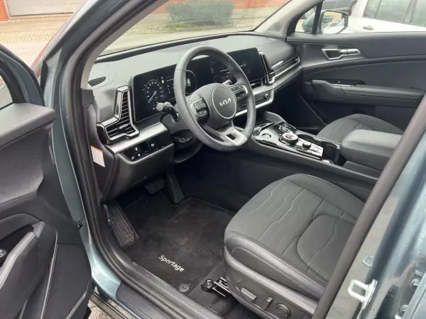 Kia Sportage 2025 - 39500 EUR, 10800 km - AUTO.MOTO.pt - 10800km - foto 7 de 21