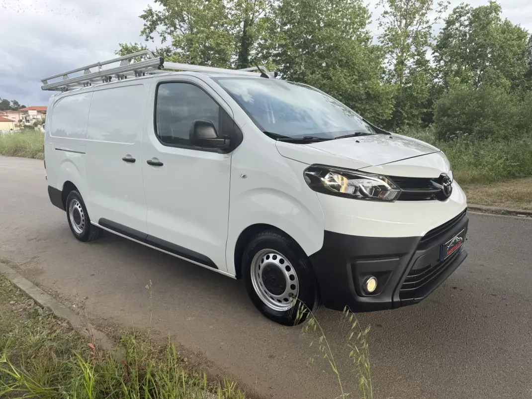 Toyota 2019 - 16190 EUR, 109000 km - AUTO.MOTO.pt - 109000km - foto 1 de 31