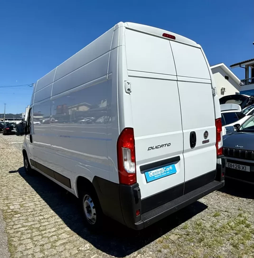 Fiat Ducato 2.2 M-Jet L3H3 140Cv | IVA DEDUTÍVEL 2023 - 28950 EUR, 33000 km - AUTO.MOTO.pt - 33000km - foto 7 de 22