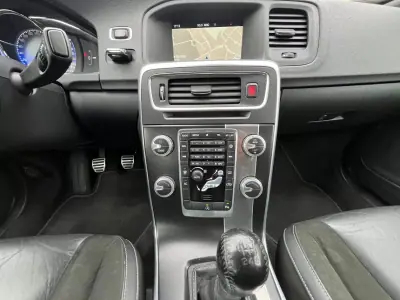 Volvo S60 2015 - 11950 EUR, 225000 km - AUTO.MOTO.pt - 225000km - foto 20 de 53