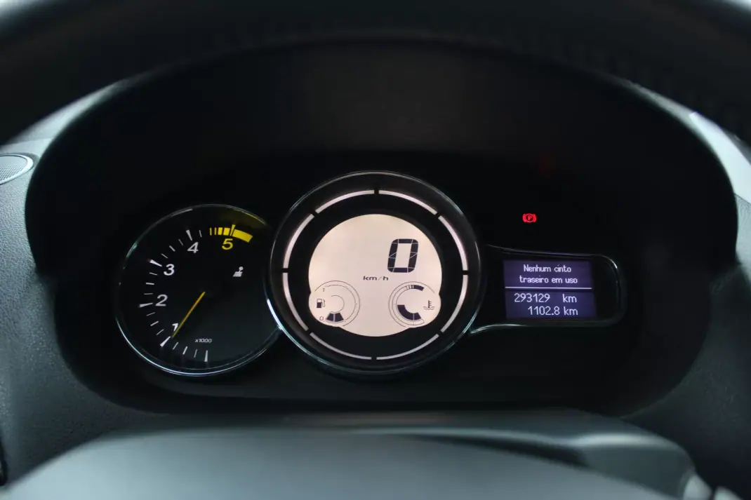 Renault Mégane Sport Tourer 2013 - 5900 EUR, 293129 km - AUTO.MOTO.pt - 293129km - foto 8 de 27