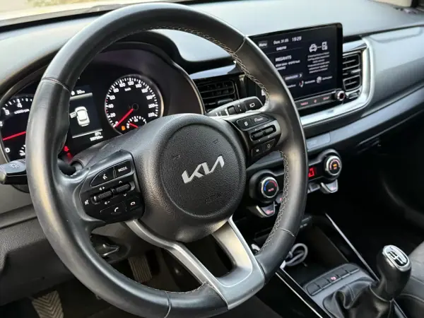 Kia Stonic 2022 - 15999 EUR, 59000 km - AUTO.MOTO.pt - 59000km - foto 10 de 14