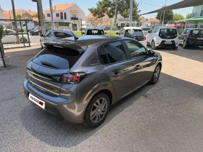 Peugeot 208 2021 - 10900 EUR, 99310 km - AUTO.MOTO.pt - 99310km - foto 16 de 19