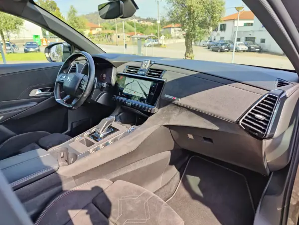 DS DS7 Crossback 2019 - 24990 EUR, 159000 km - AUTO.MOTO.pt - 159000km - foto 9 de 12