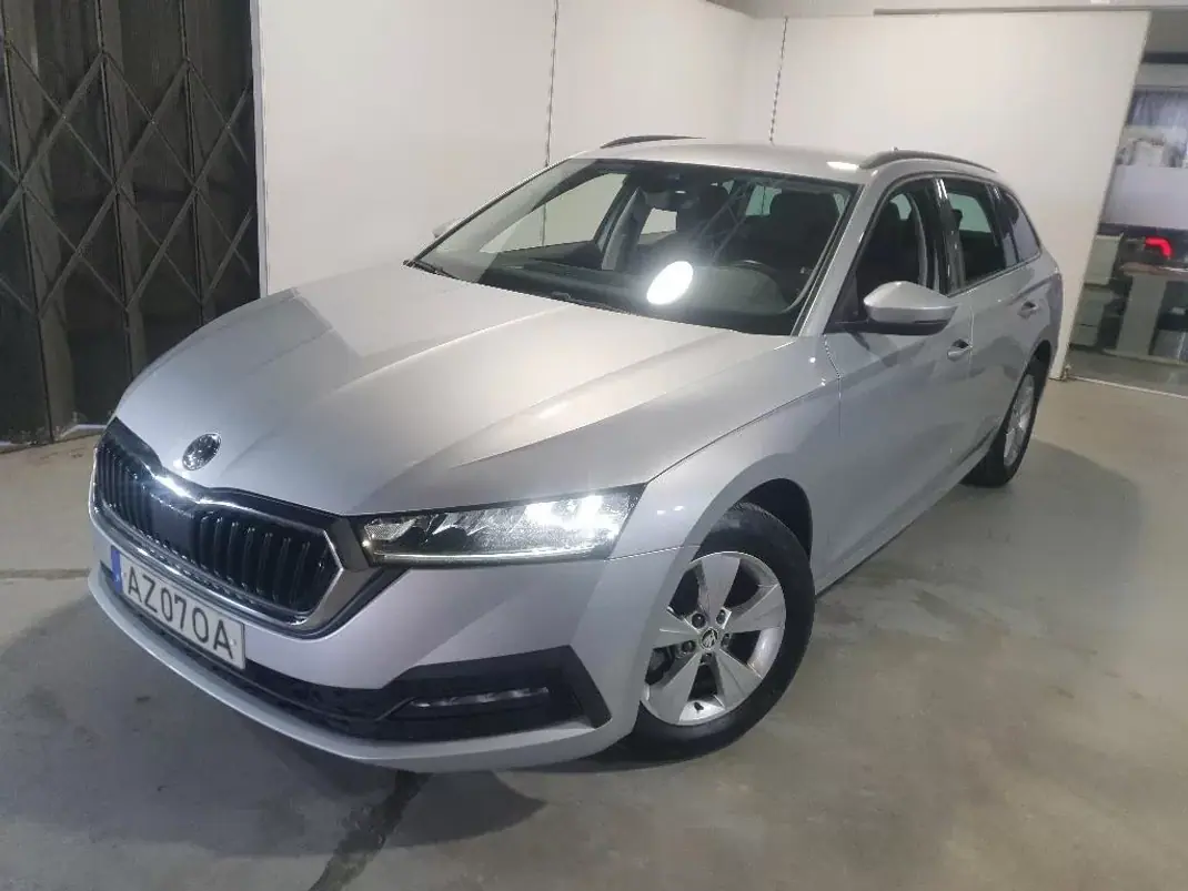 Skoda Octavia Break 2023 - 15999 EUR, 212121 km - AUTO.MOTO.pt - 212121km - foto 2 de 14