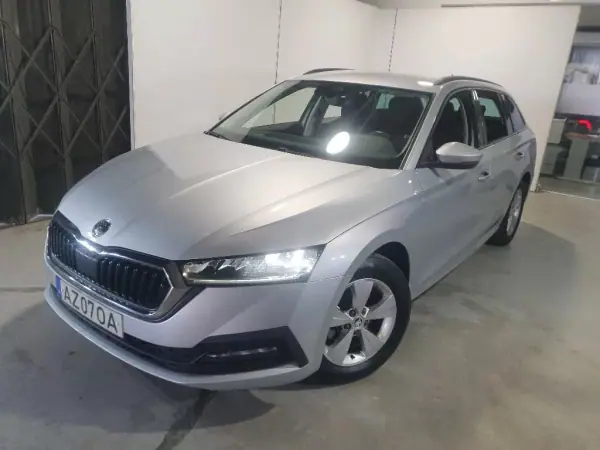 Skoda Octavia Break 2023 - 15999 EUR, 212121 km - AUTO.MOTO.pt - 212121km - foto 2 de 14