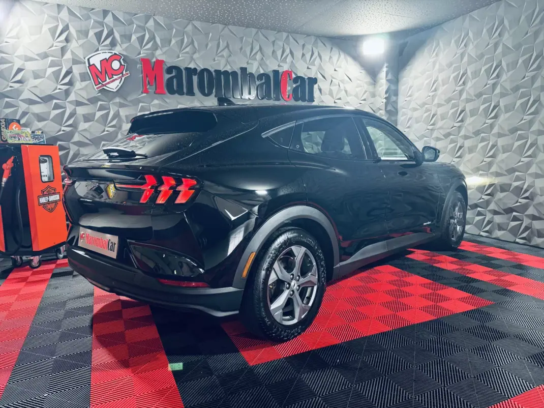 Ford Mustang Mach-E 2021 - 29990 EUR, 61907 km - AUTO.MOTO.pt - 61907km - foto 5 de 30