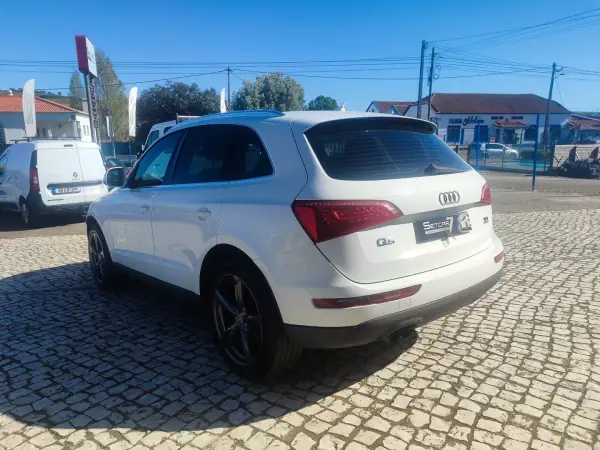 Audi Q5 2010 - 14490 EUR, 325000 km - AUTO.MOTO.pt - 325000km - foto 8 de 24
