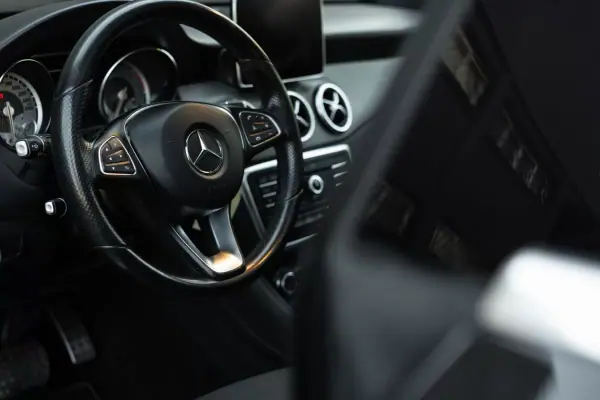 Mercedes-Benz CLA 200 2015 - 17999 EUR, 221608 km - AUTO.MOTO.pt - 221608km - foto 13 de 35