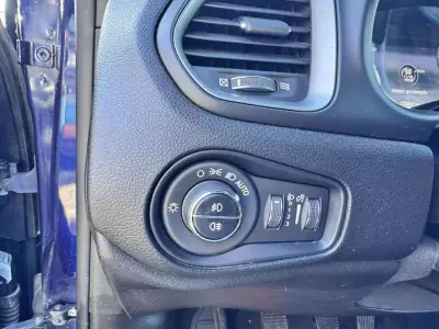 Jeep Renegade 2020 - 17000 EUR, 120000 km - AUTO.MOTO.pt - 120000km - foto 9 de 22