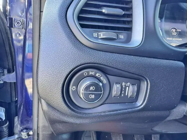 Jeep Renegade 2020 - 17000 EUR, 120000 km - AUTO.MOTO.pt - 120000km - foto 9 de 22