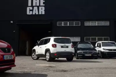 Jeep Renegade 2020 - 17600 EUR, 100000 km - AUTO.MOTO.pt - 100000km - foto 4 de 26