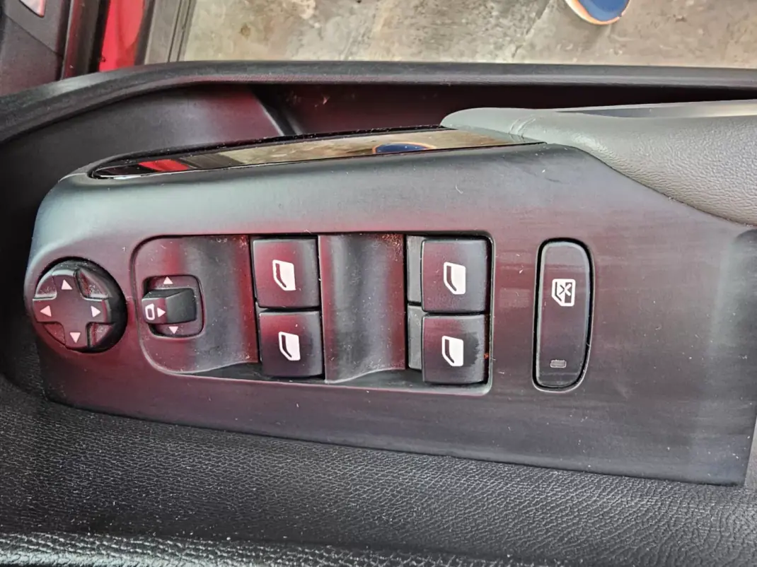 Citroën C5 Aircross 2021 - 17999 EUR, 117000 km - AUTO.MOTO.pt - 117000km - foto 6 de 19