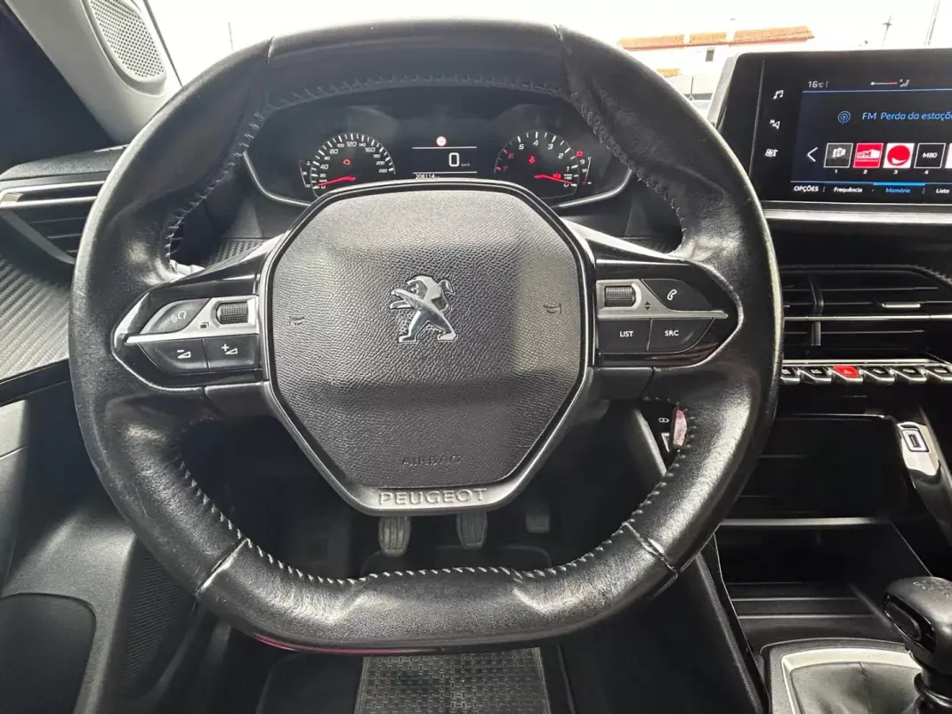 Peugeot 2008 2021 - 15750 EUR, 206114 km - AUTO.MOTO.pt - 206114km - foto 14 de 24