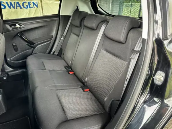Peugeot 208 2018 - 11690 EUR, 118000 km - AUTO.MOTO.pt - 118000km - foto 8 de 12