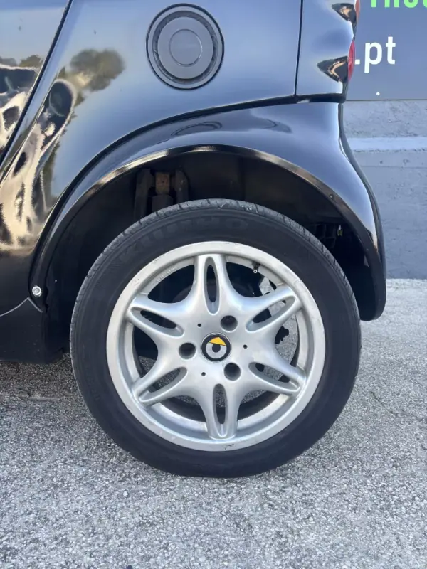 Smart ForTwo Coupé 2001 - 2500 EUR, 201000 km - AUTO.MOTO.pt - 201000km - foto 7 de 17