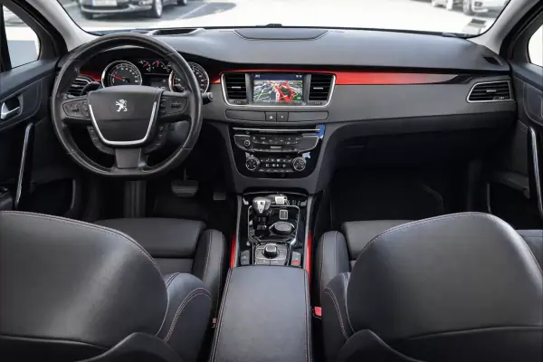 Peugeot 508 RXH 2013 - 13900 EUR, 172963 km - AUTO.MOTO.pt - 172963km - foto 6 de 10