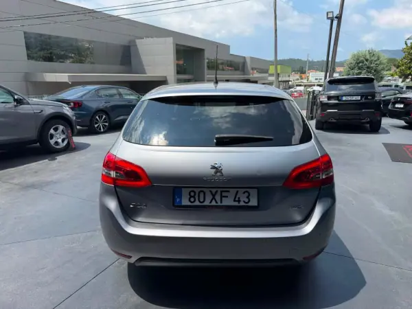 Peugeot 308 SW 2015 - 9900 EUR, 279000 km - AUTO.MOTO.pt - 279000km - foto 3 de 16
